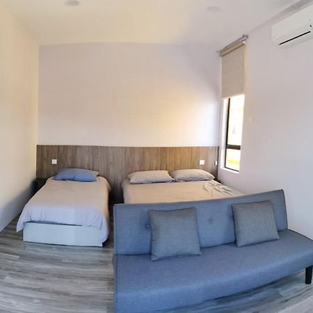 Mersingfirstfloor丰盛港二楼民宿 Bagian luar foto