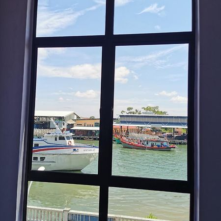 Mersingfirstfloor丰盛港二楼民宿 Bagian luar foto