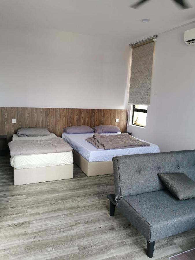 Mersingfirstfloor丰盛港二楼民宿 Bagian luar foto