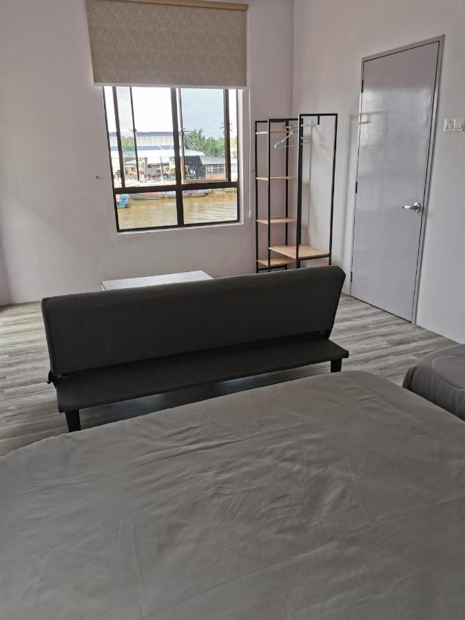 Mersingfirstfloor丰盛港二楼民宿 Bagian luar foto