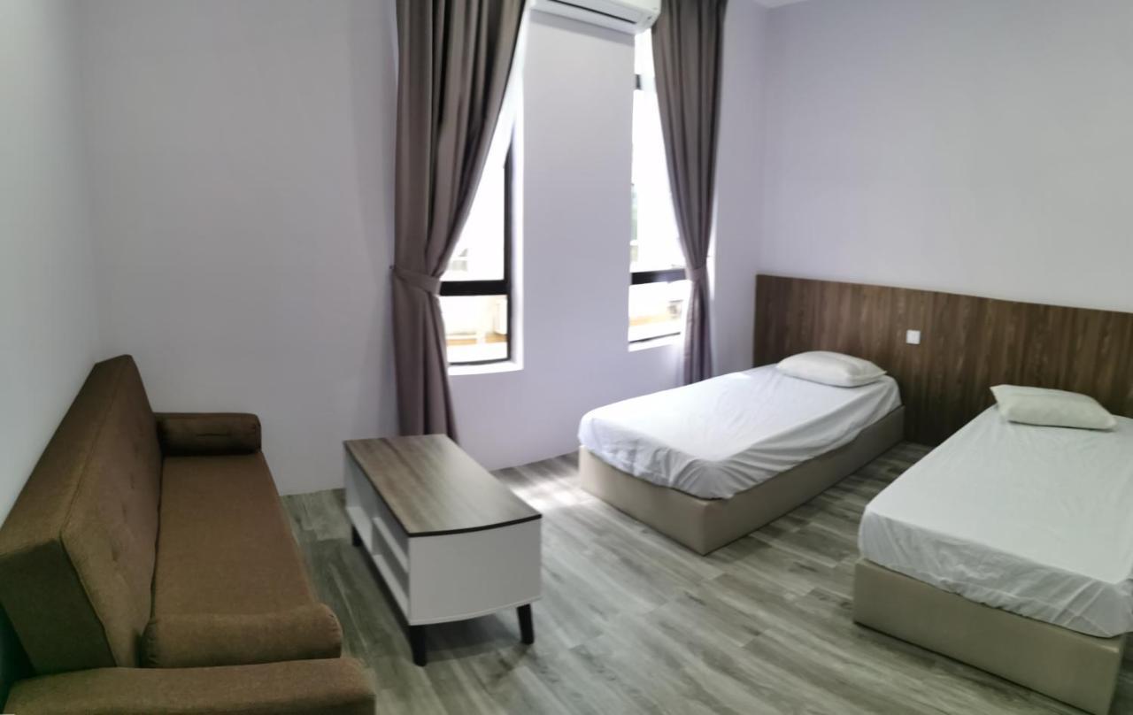 Mersingfirstfloor丰盛港二楼民宿 Bagian luar foto