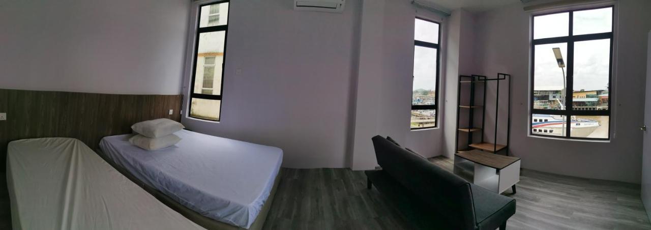 Mersingfirstfloor丰盛港二楼民宿 Bagian luar foto
