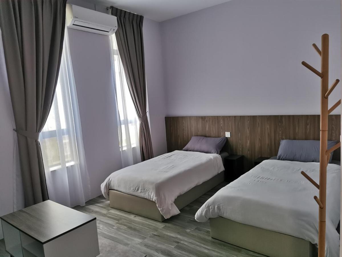 Mersingfirstfloor丰盛港二楼民宿 Bagian luar foto