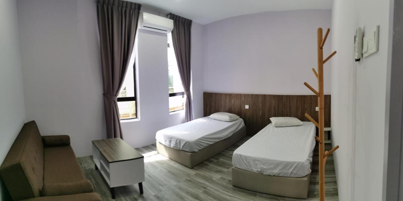 Mersingfirstfloor丰盛港二楼民宿 Bagian luar foto
