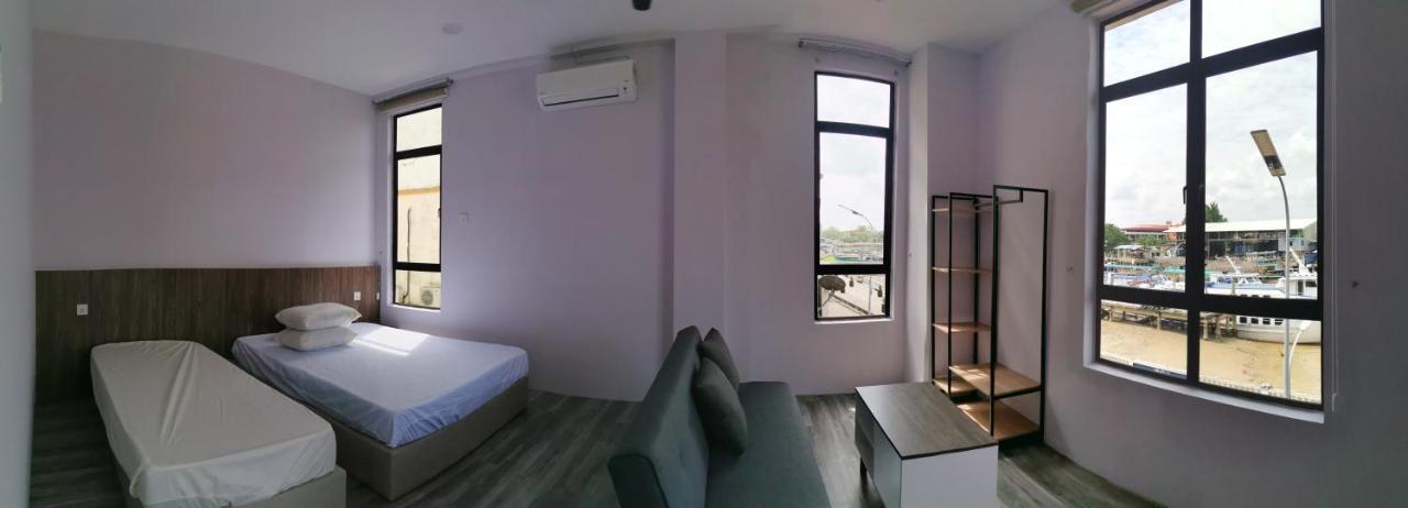 Mersingfirstfloor丰盛港二楼民宿 Bagian luar foto